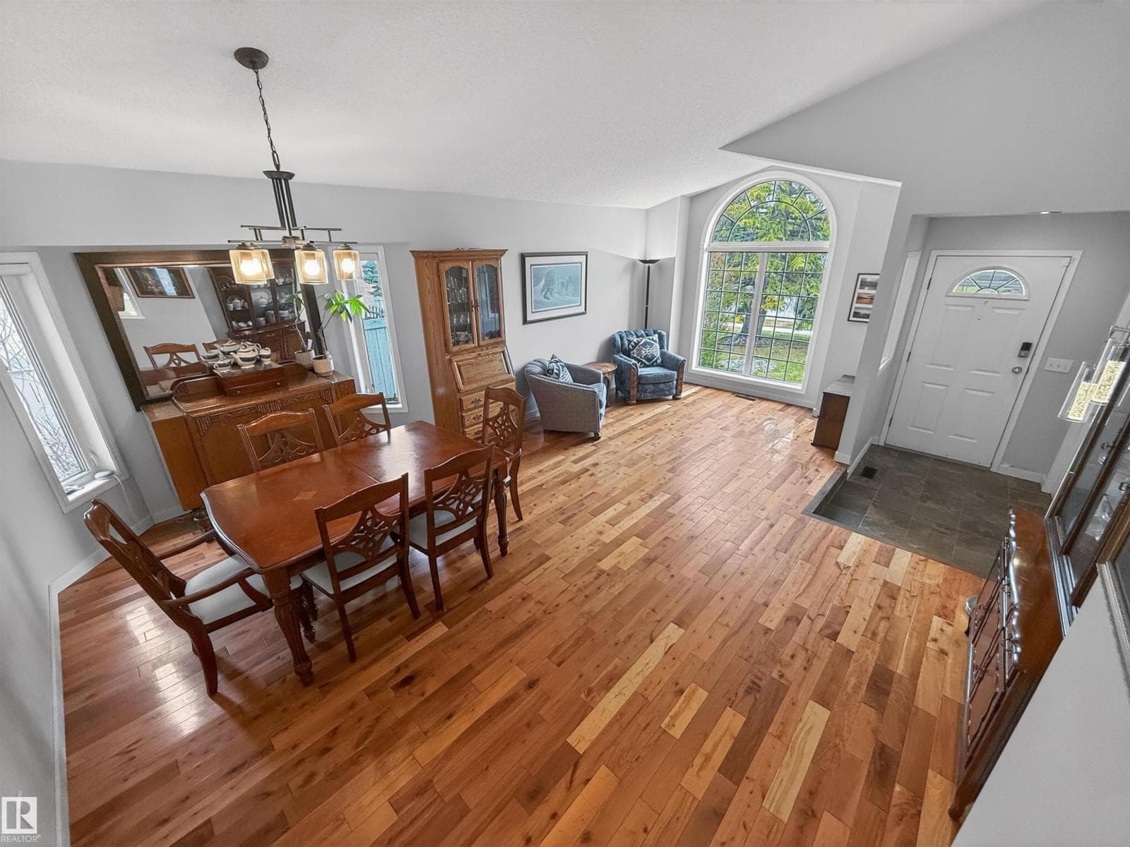 11 LACOMBE DR — photo 2
