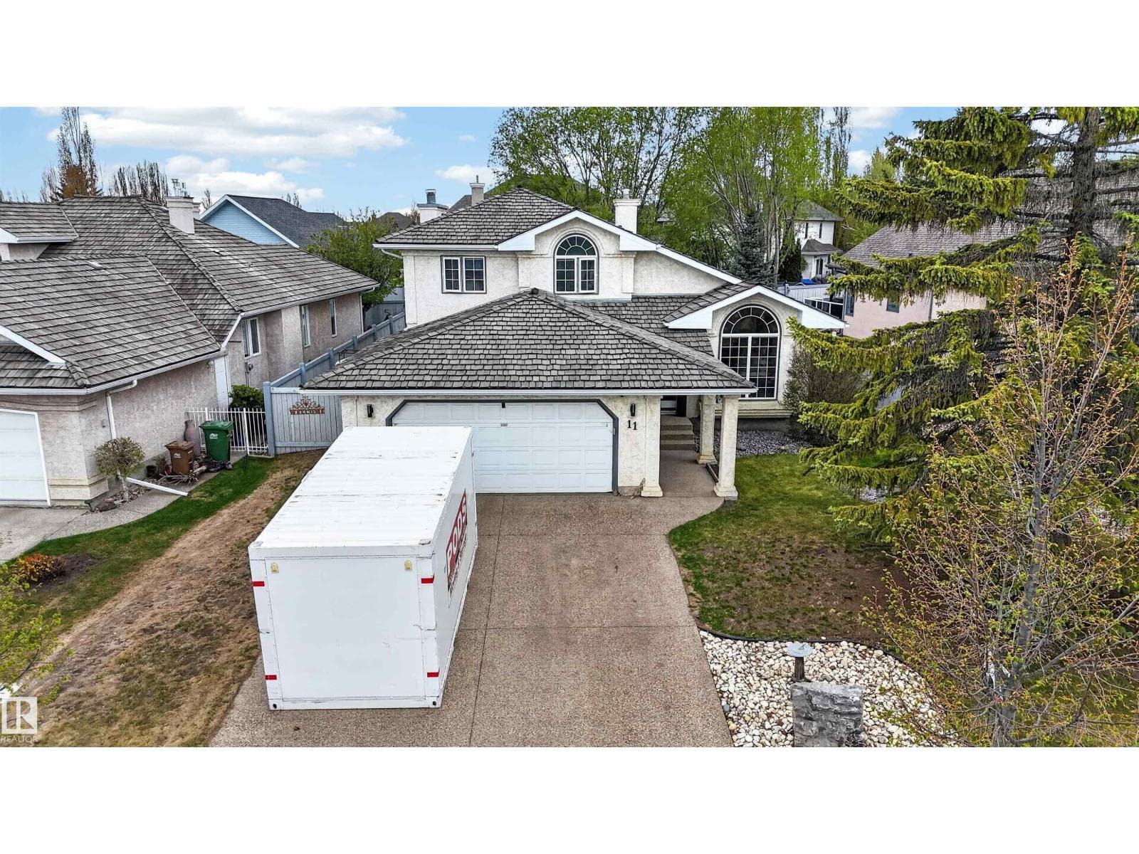 11 LACOMBE DR
