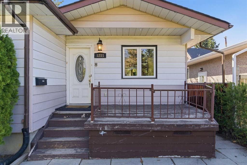 1211 Rosehill Drive NW — photo 2
