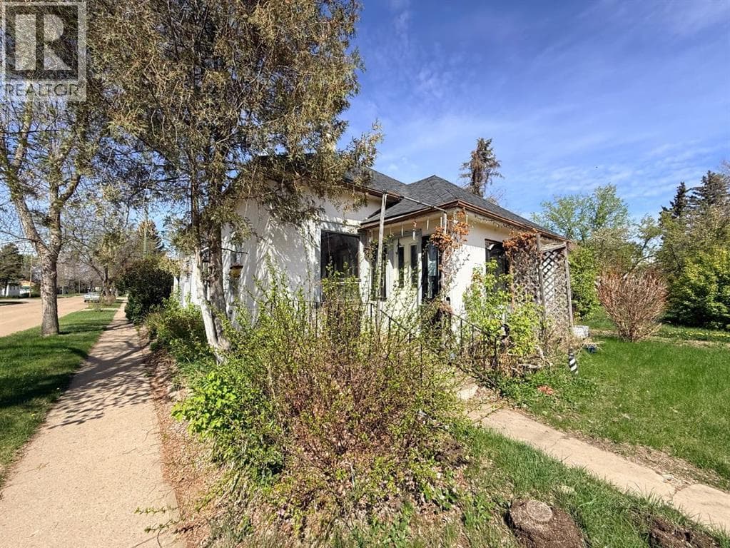 4802 47 Street — photo 2