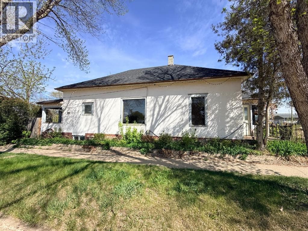 4802 47 Street — photo 3