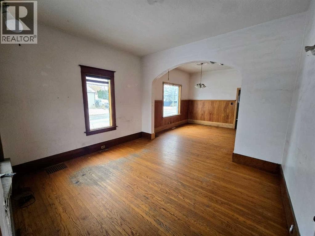 4802 47 Street — photo 5
