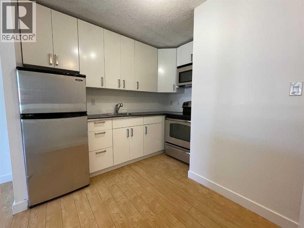 808, 340 14 Avenue SW — photo 3