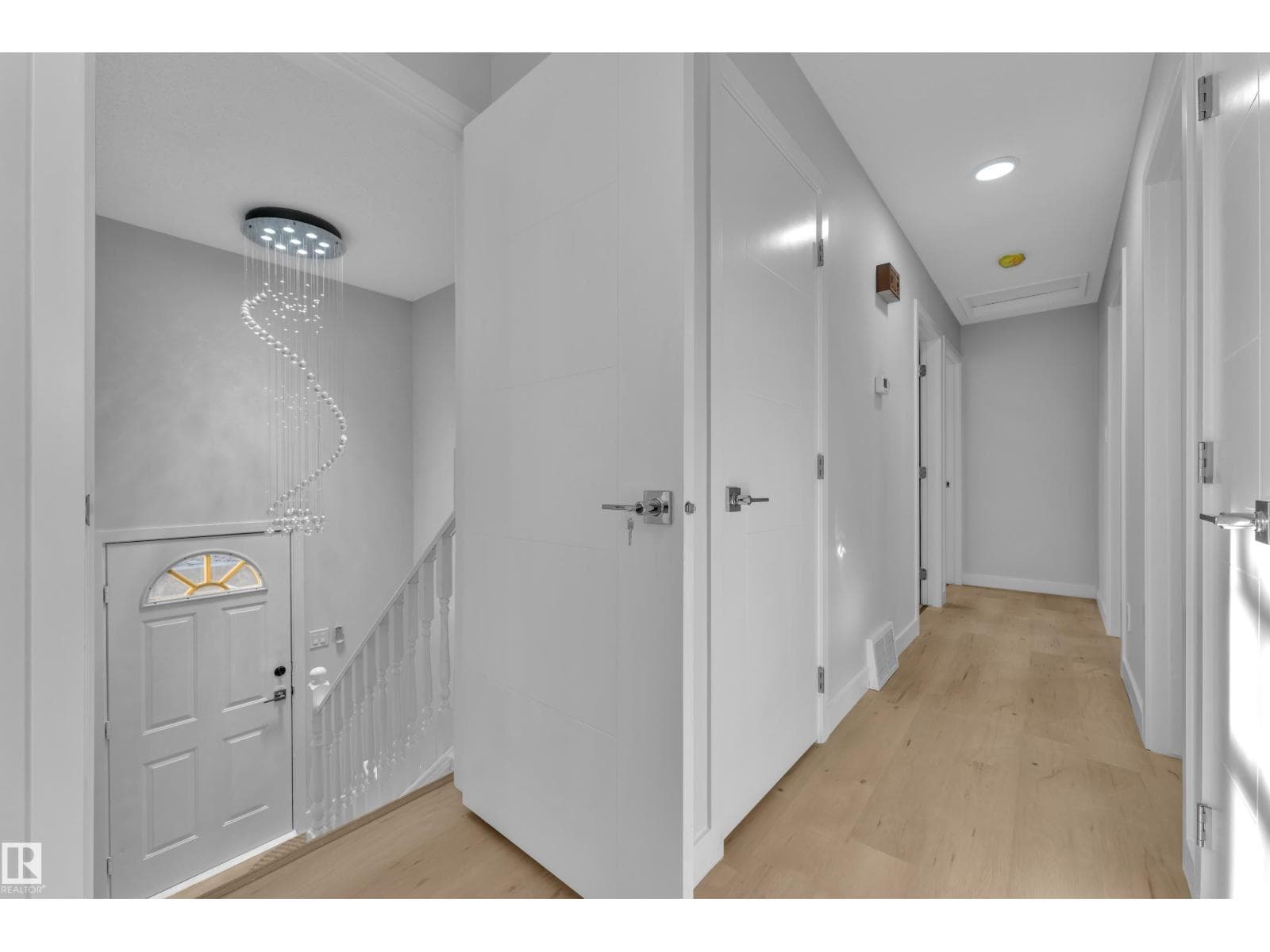 5118 17A AV NW NW — photo 2
