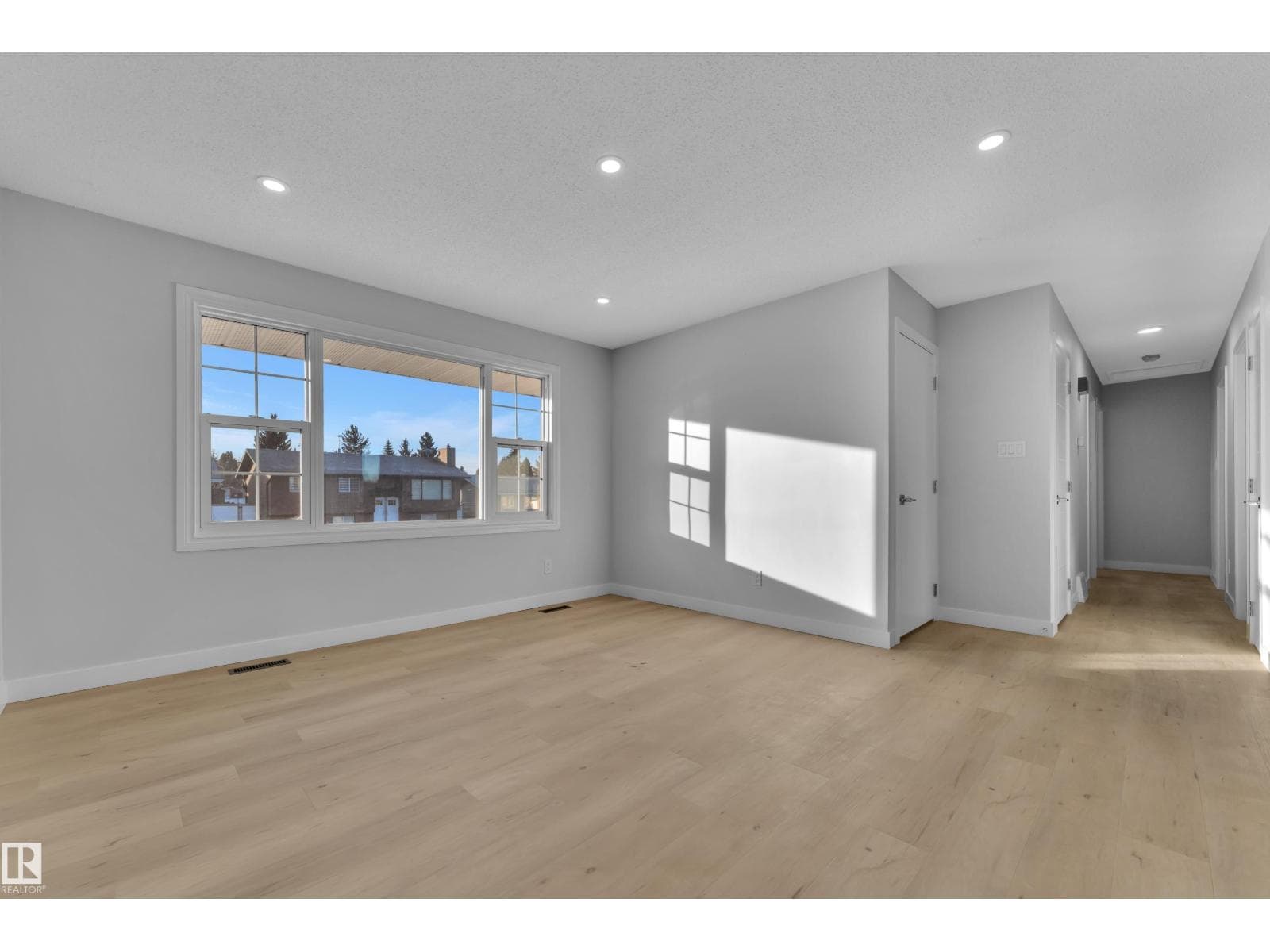 5118 17A AV NW NW — photo 4