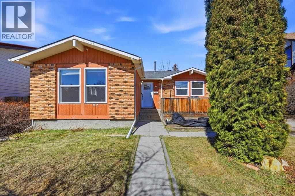 92 Whitlock Close NE