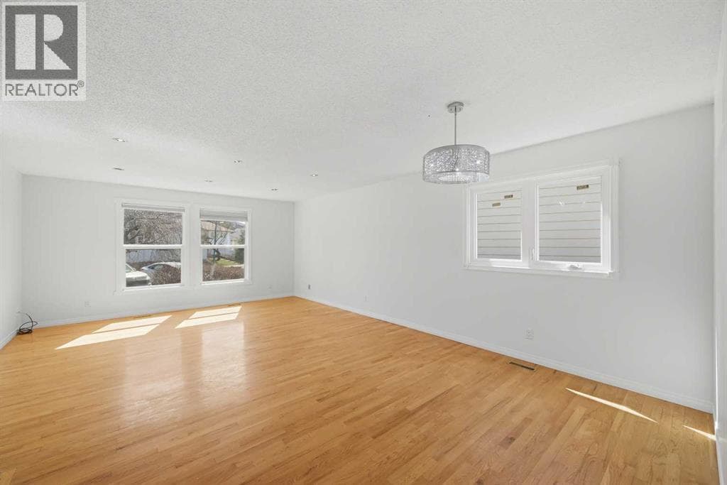 92 Whitlock Close NE — photo 5