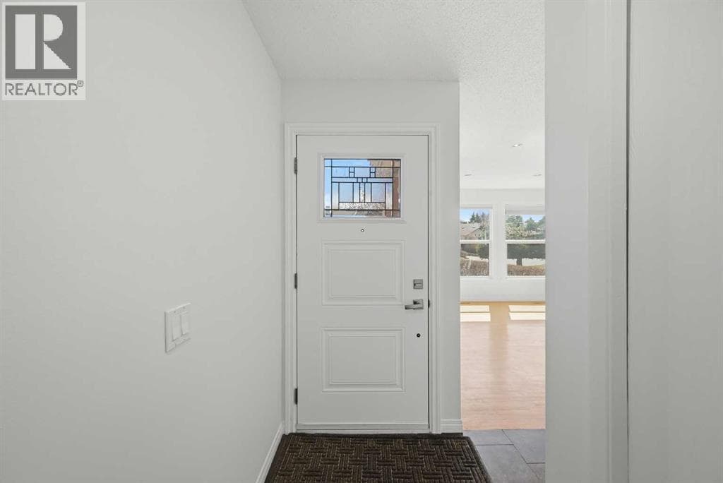 92 Whitlock Close NE — photo 3