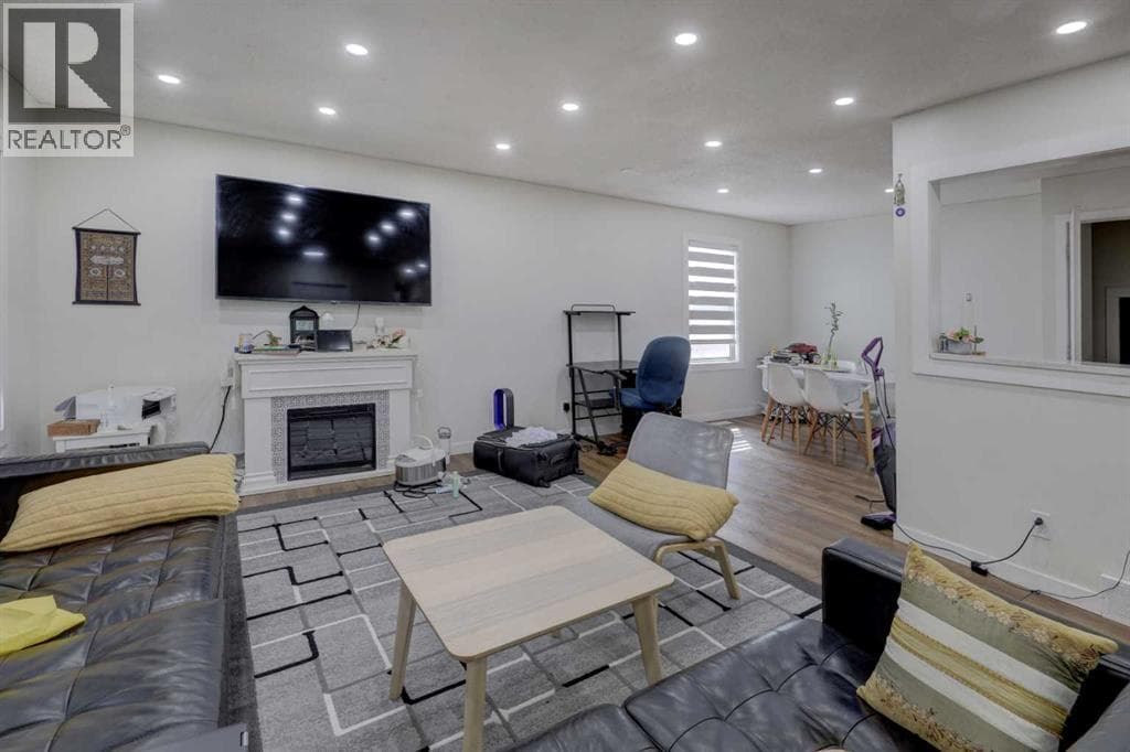 3403 42 Street NE — photo 4
