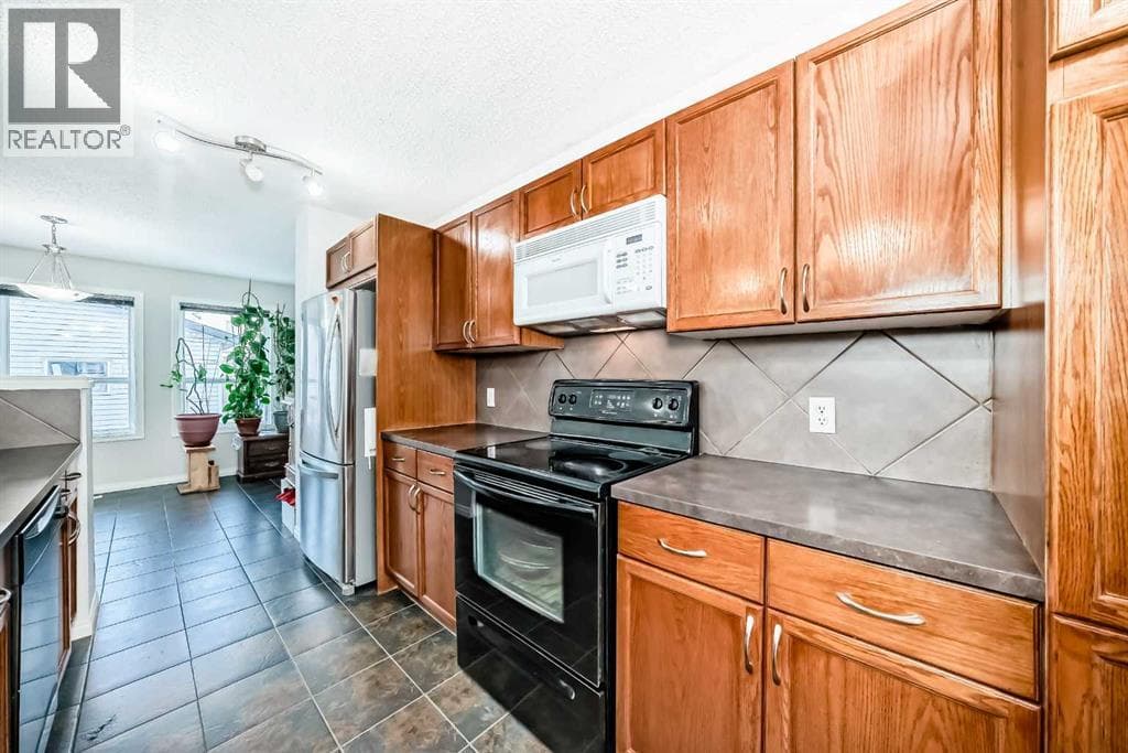 9275 Saddlebrook Drive NE — photo 3