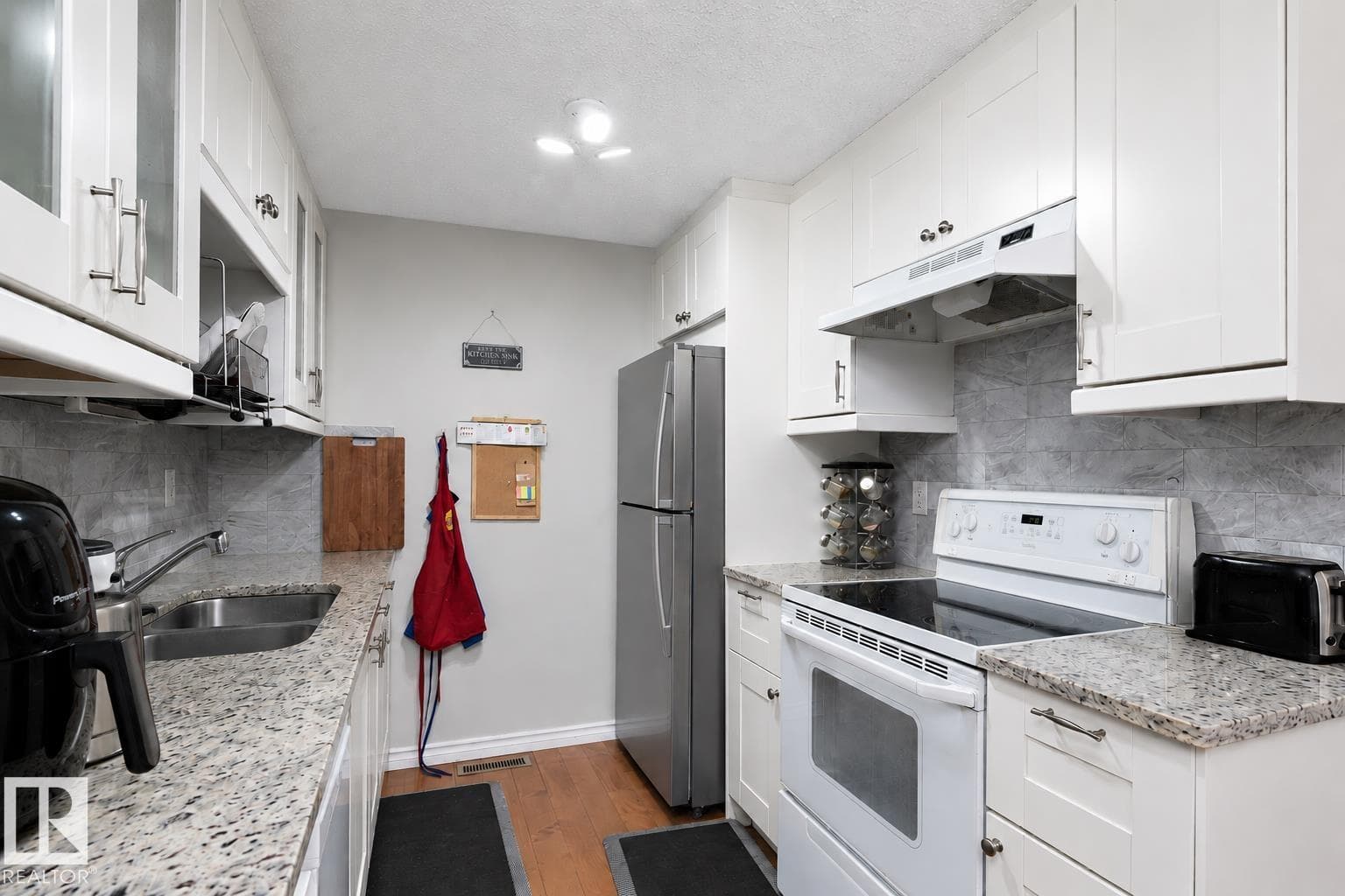 6617 180 ST NW — photo 3