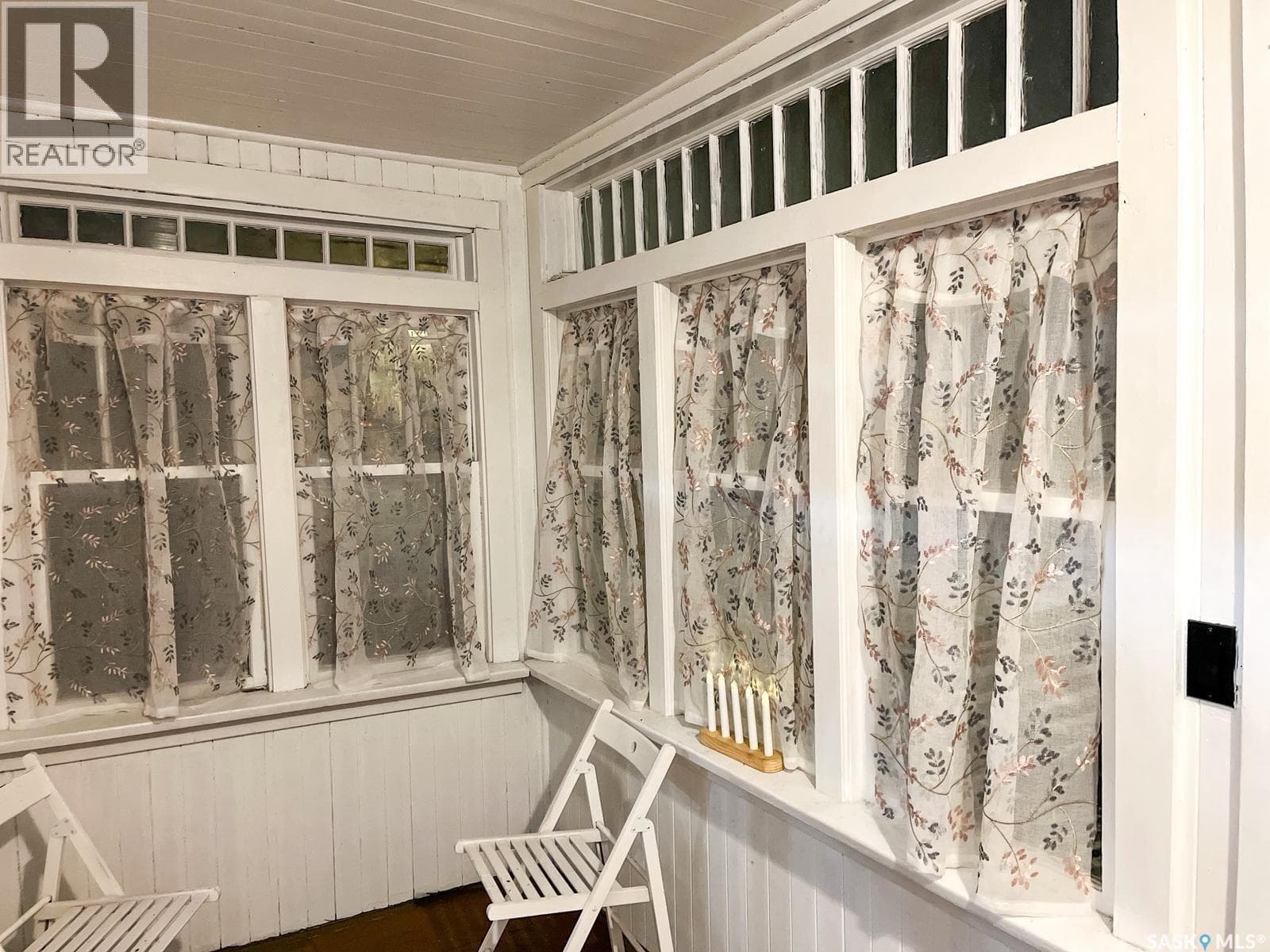 1124 Victoria AVENUE — photo 3