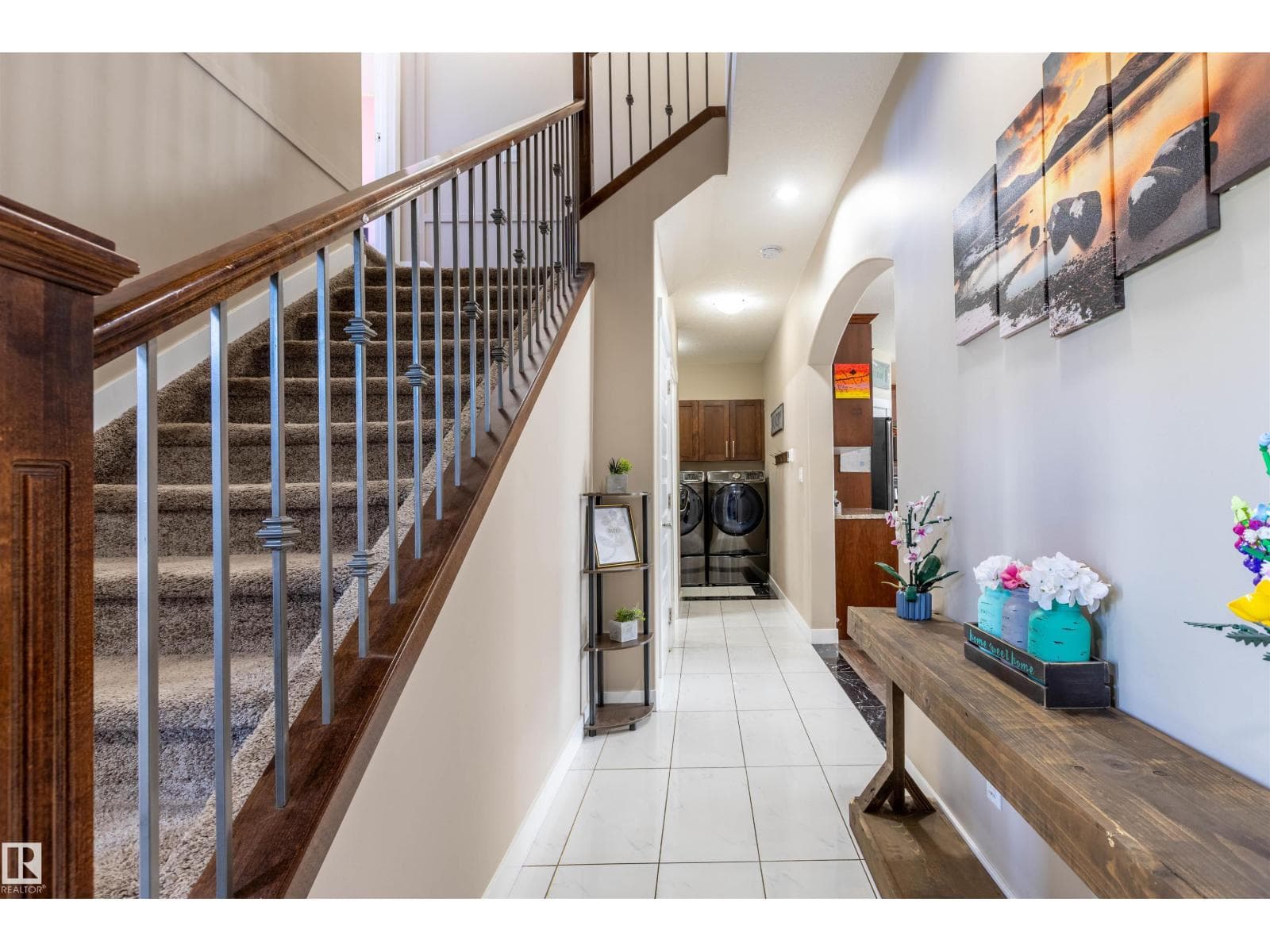8907 97A AV — photo 5