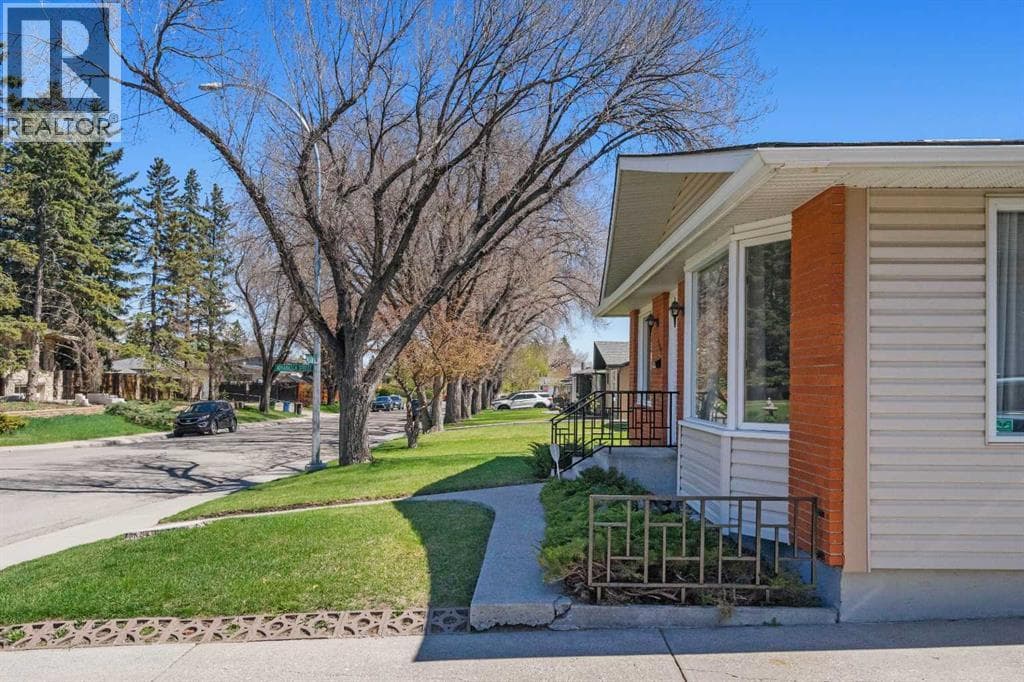 487 Arlington Drive SE — photo 4