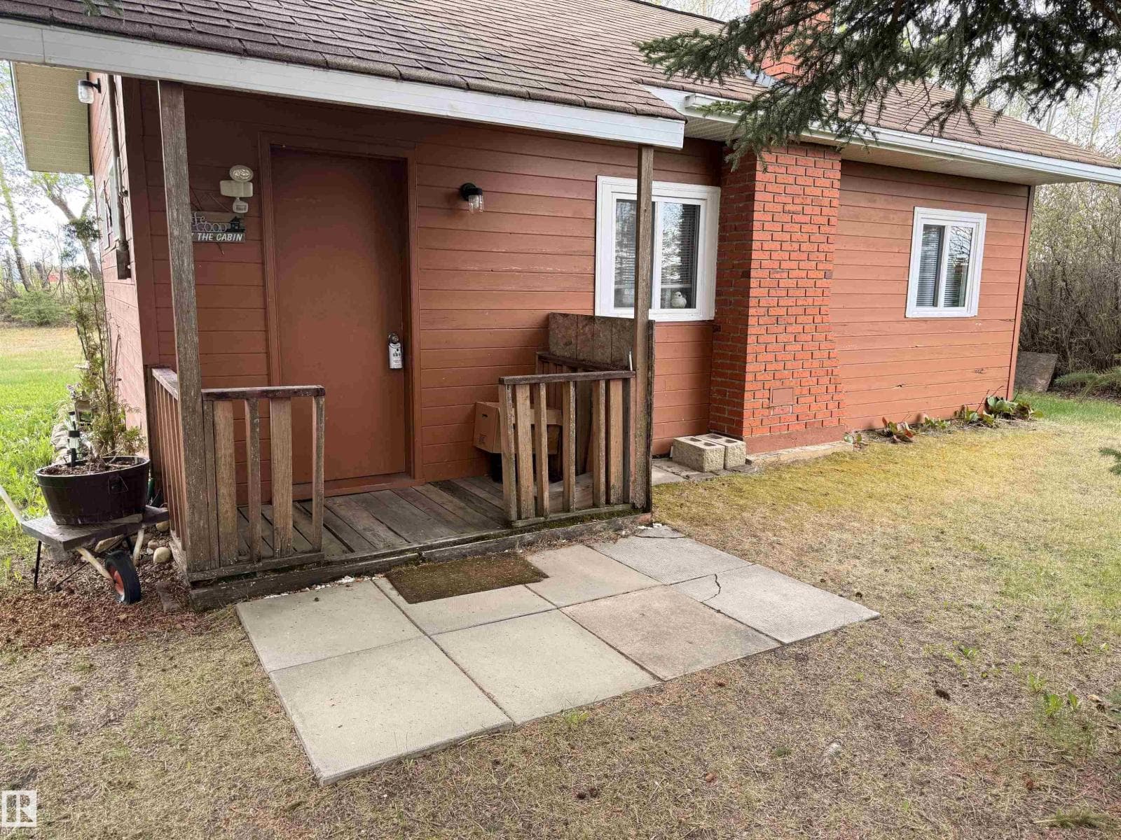 563028 173 Range RD
