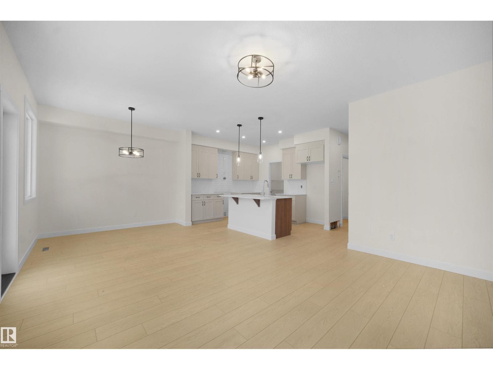 6331 175 AV NW — photo 5