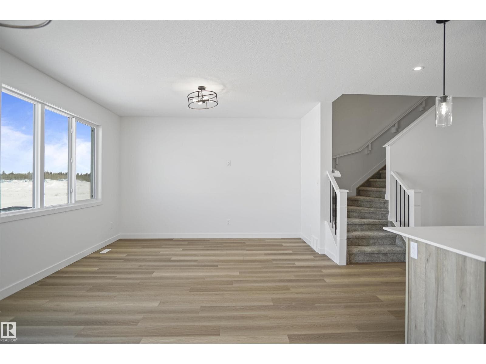 6327 175 AV NW — photo 3