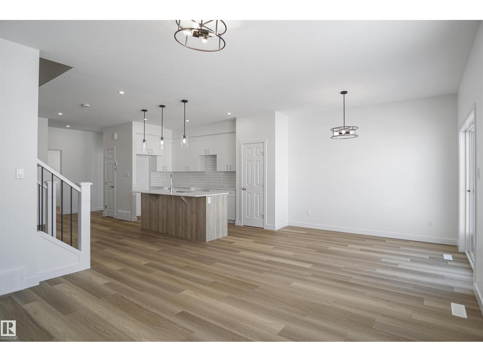 6327 175 AV NW — photo 5