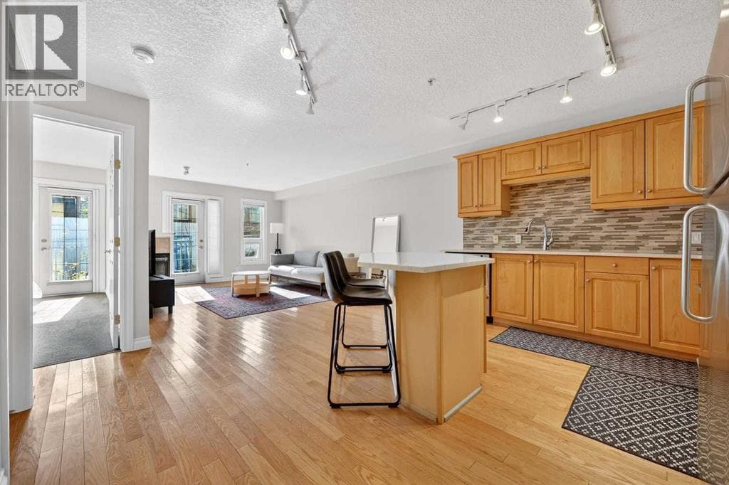208, 630 10 Street NW — photo 5
