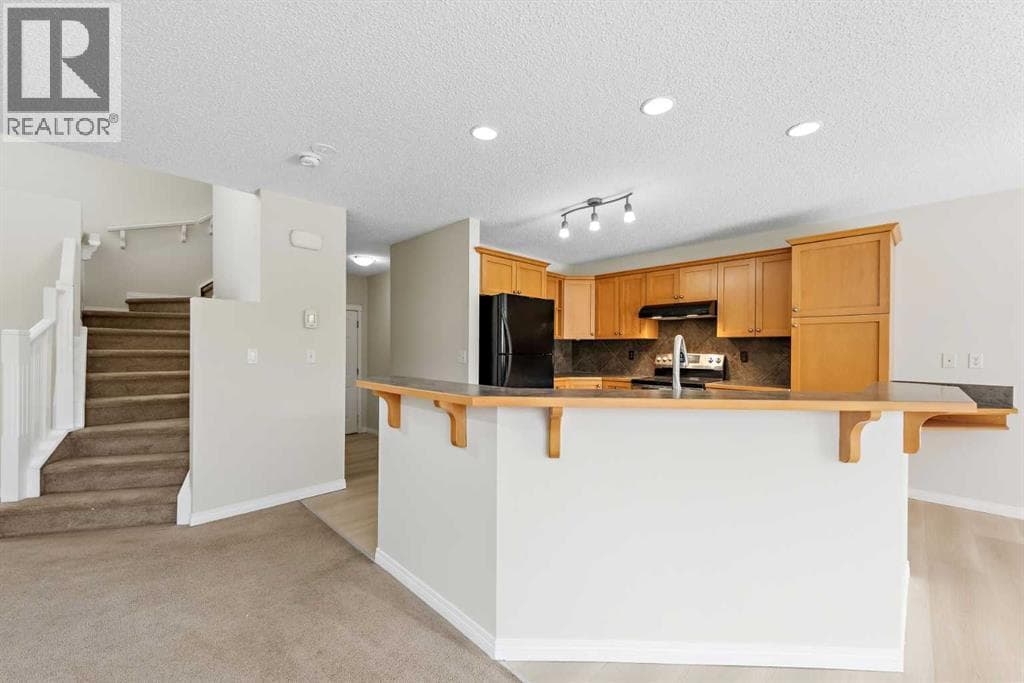 149 Royal Birch Crescent NW — photo 5