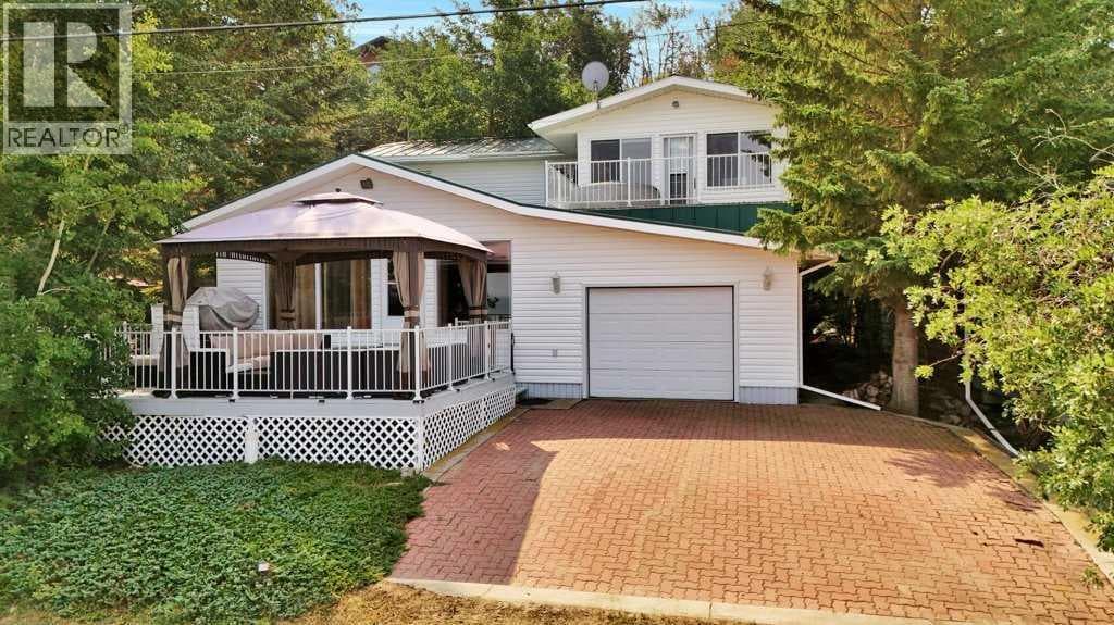 34 Beach Street E