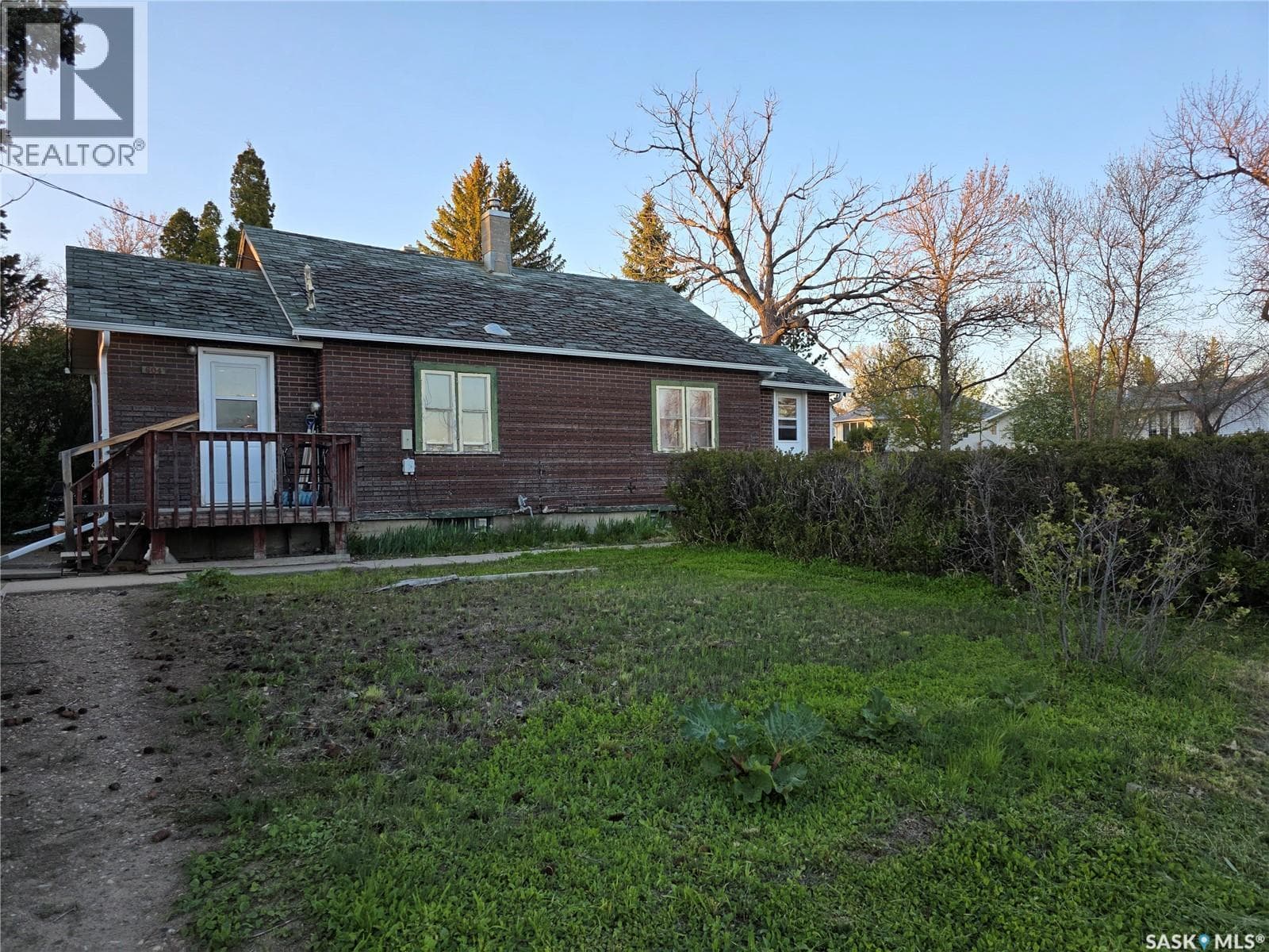 604 3rd AVENUE NW — photo 3
