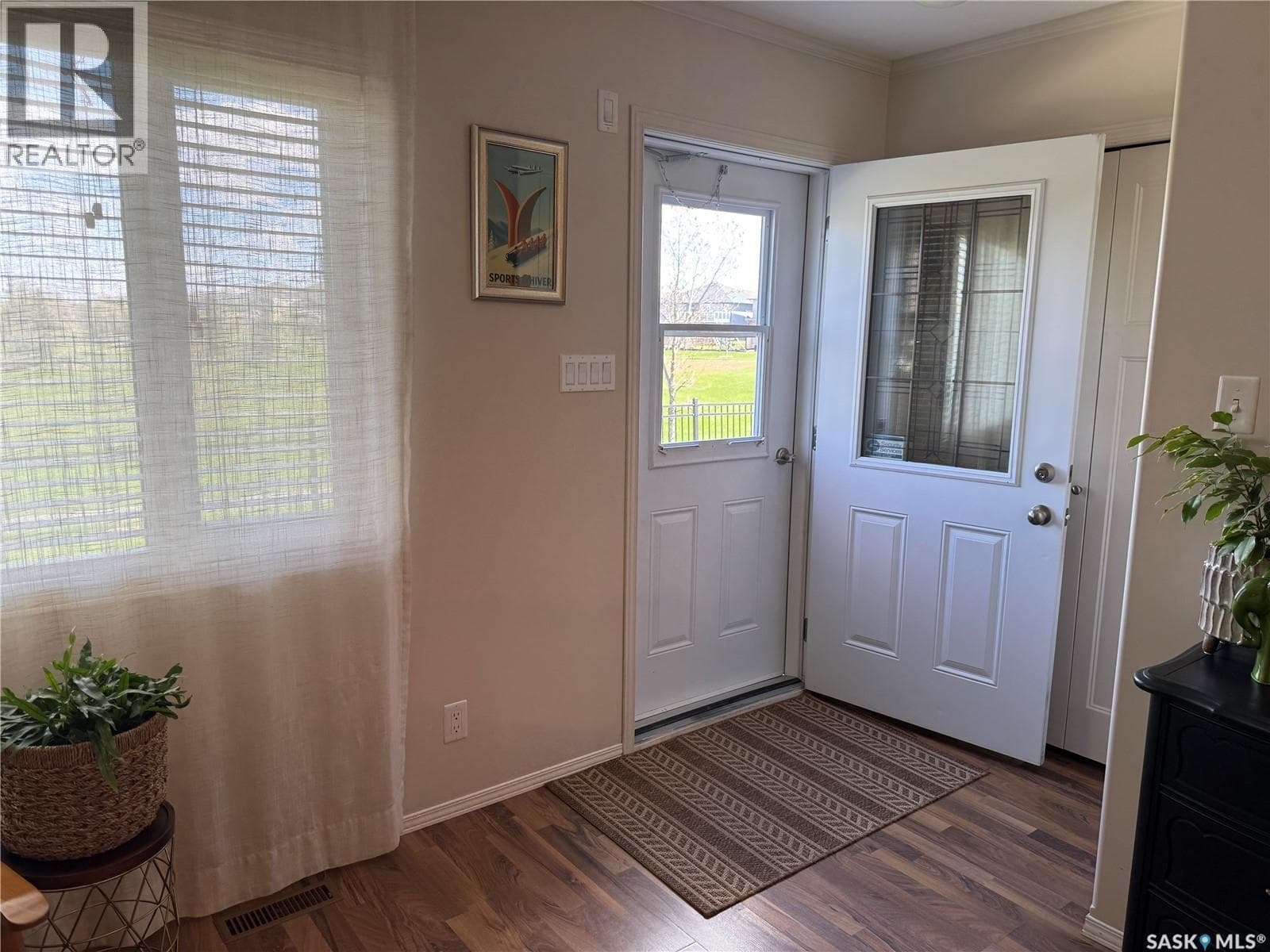 409 1022 Hampton CIRCLE — photo 5