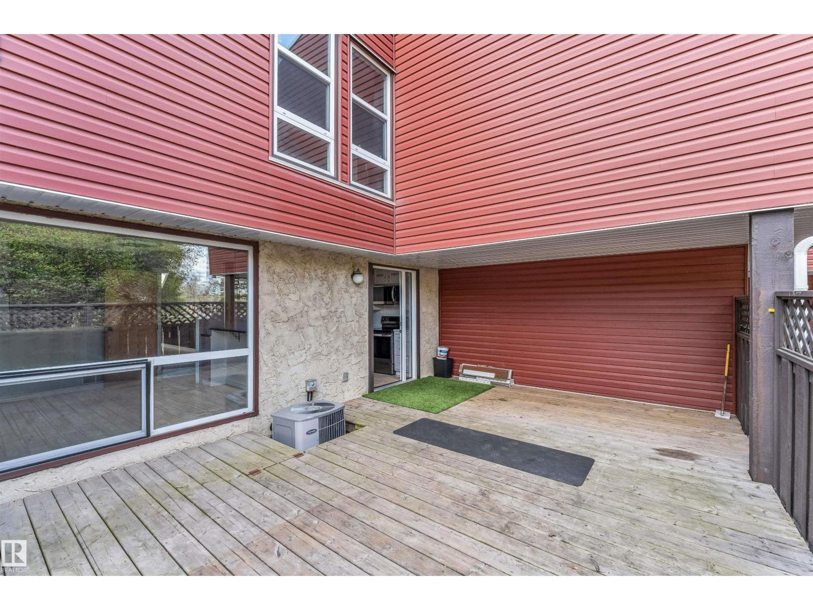 645 MILLBOURNE RD E NW — photo 3