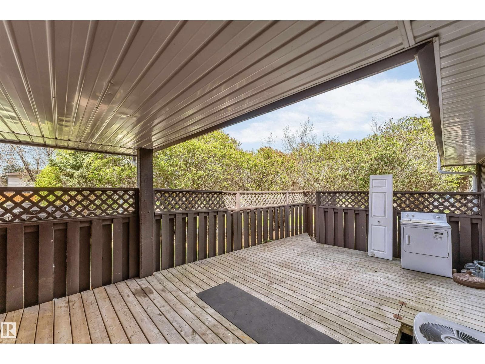645 MILLBOURNE RD E NW — photo 4