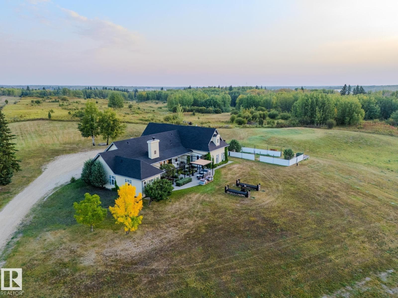 22250 TWP ROAD 512 — photo 4