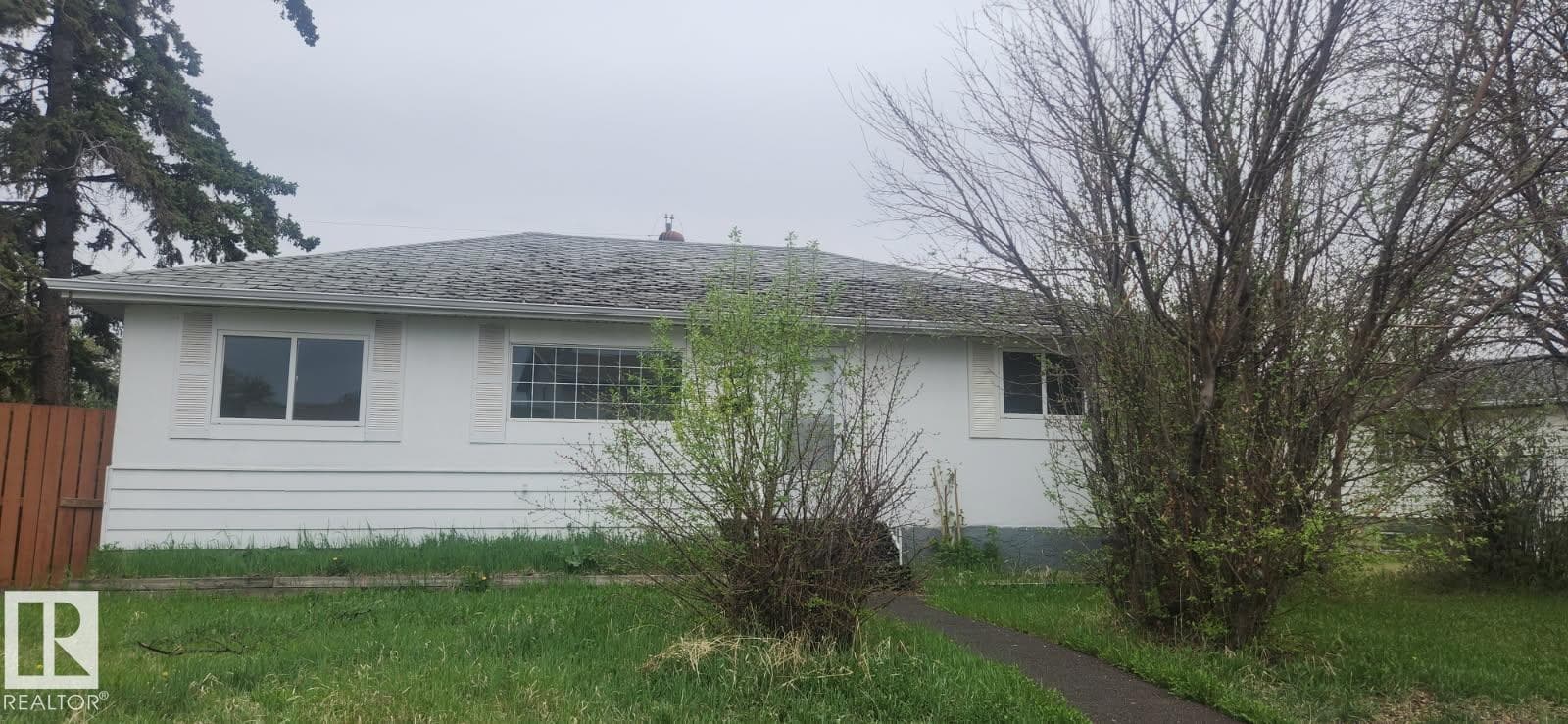 13904 135 AV NW — photo 2