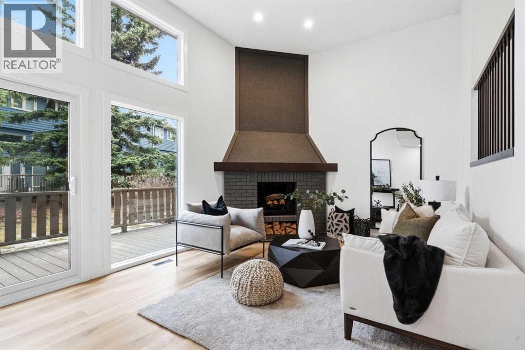 20 Point Mckay Court NW