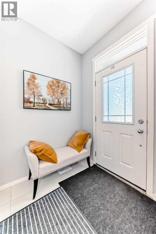 462 Walgrove Way SE — photo 2