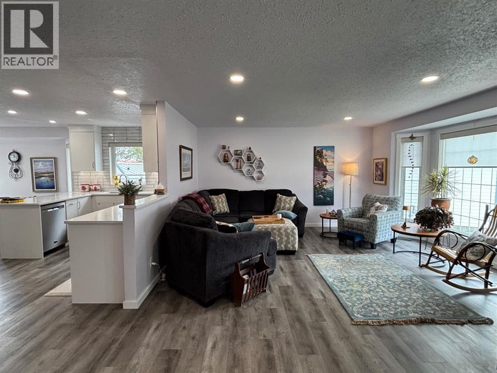 5307 40A Street — photo 4