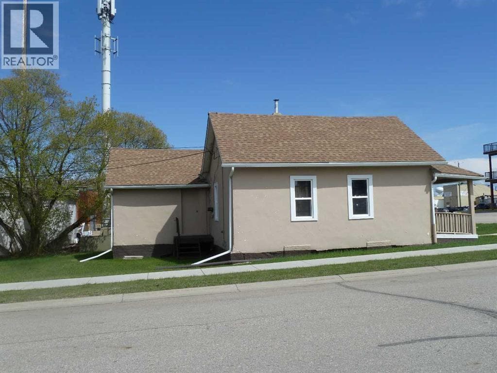 10120 102 Avenue — photo 3