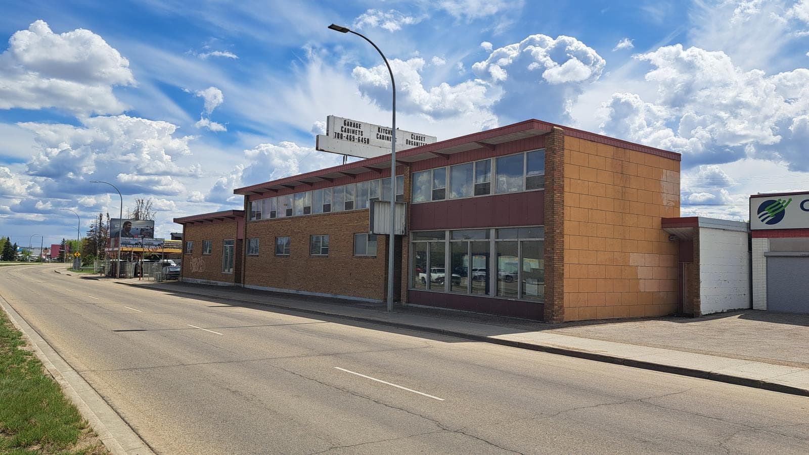 7319  Whyte Ave NW — photo 2