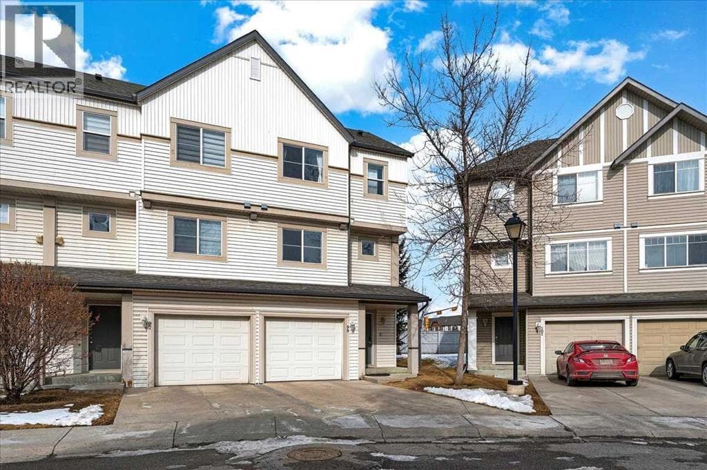 99 Copperfield Court SE — photo 2