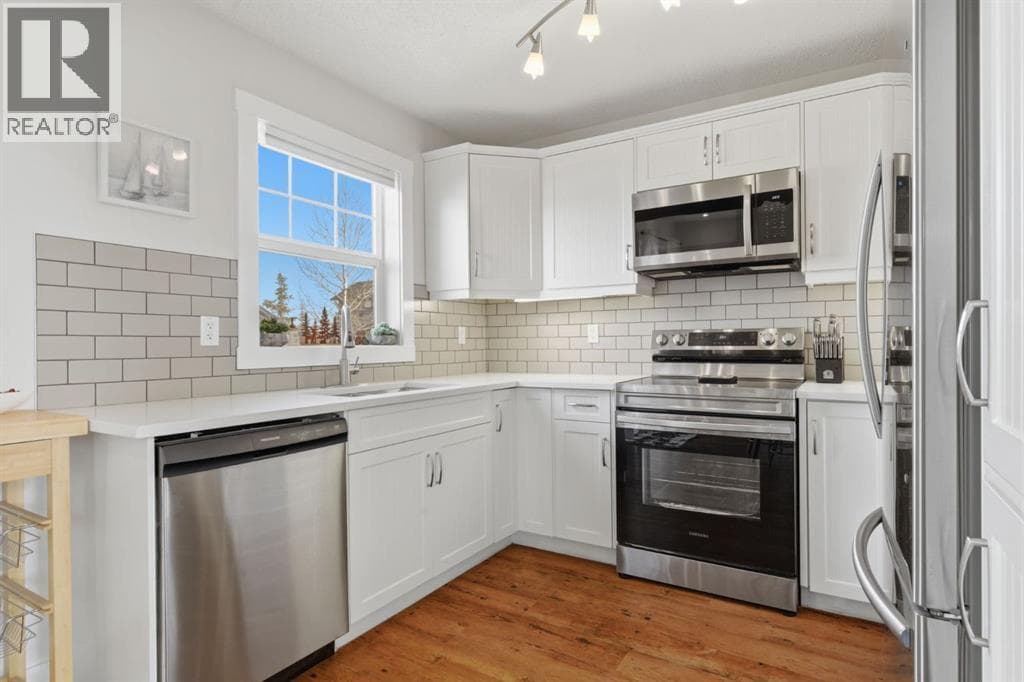 212 Cottageclub Crescent — photo 4