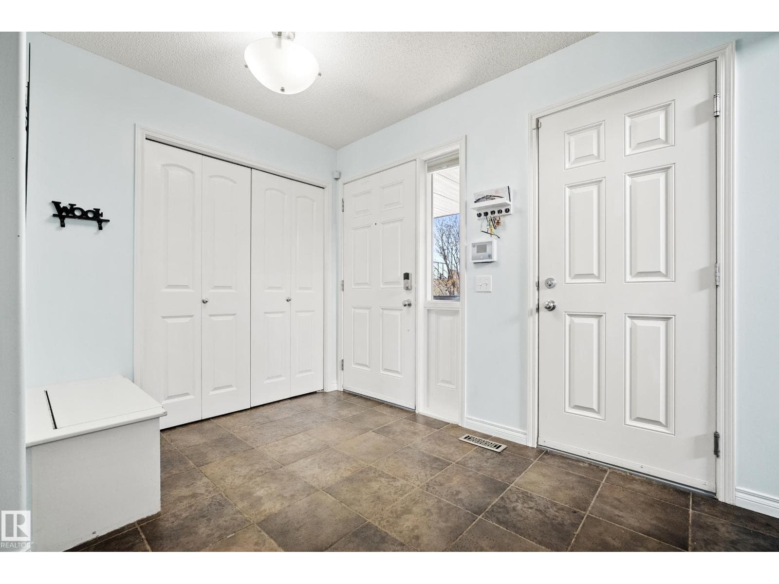 1212 37C AV NW — photo 3