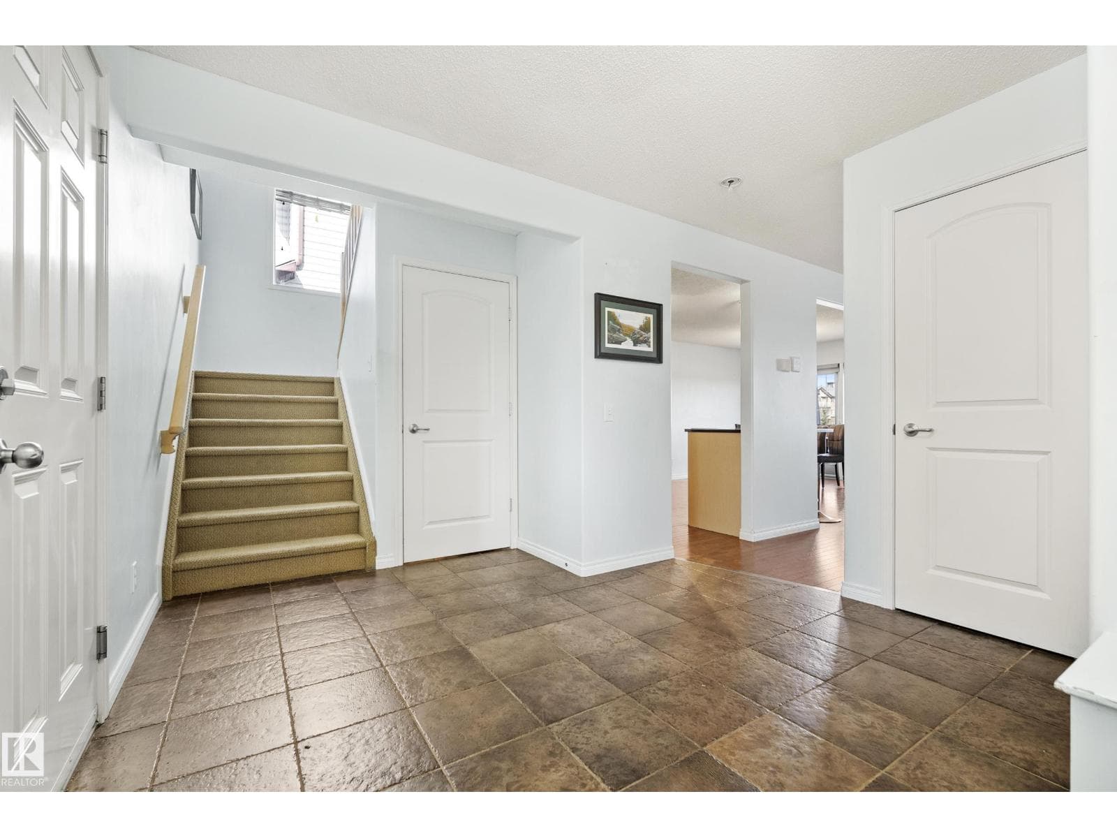 1212 37C AV NW — photo 4