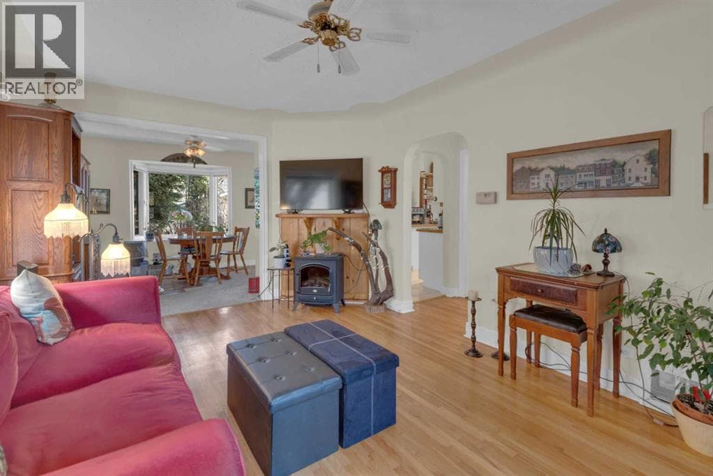 2318 Bowness Road NW — photo 4