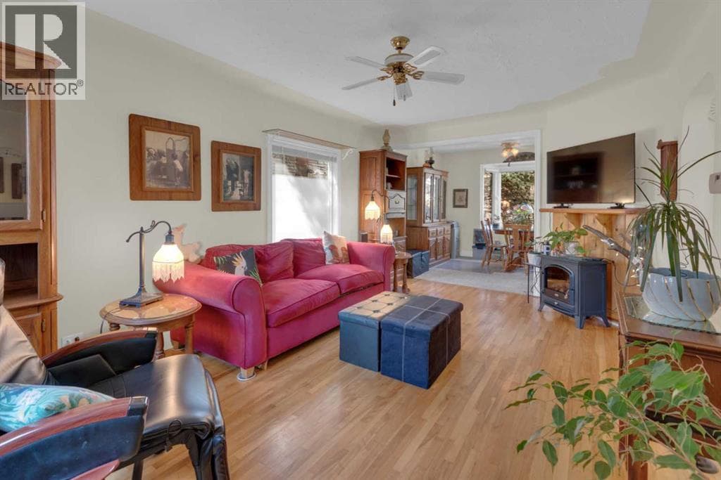2318 Bowness Road NW — photo 3