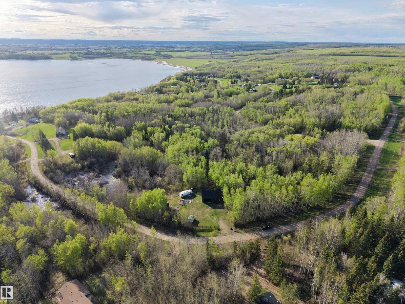 322 Mons Lake DR — photo 3