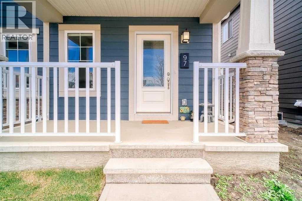 97 Yorkville Boulevard SW