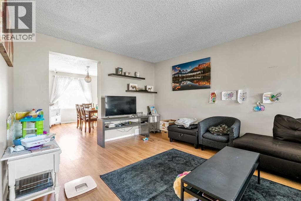 140 Dalhousie Road NW — photo 4