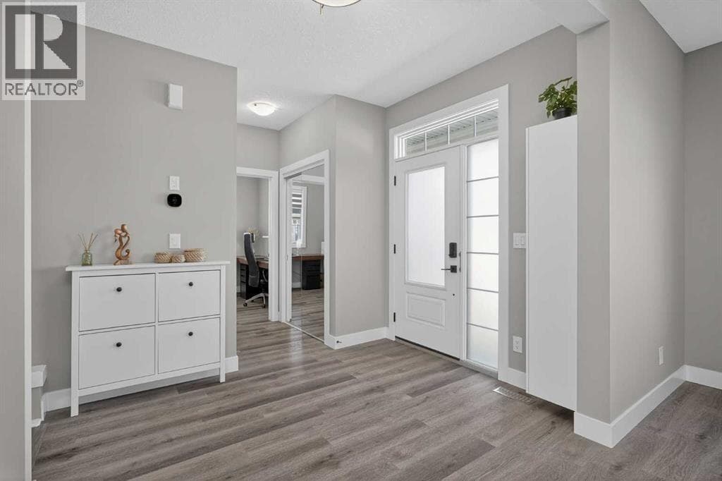 167 Yorkstone Way SW — photo 4