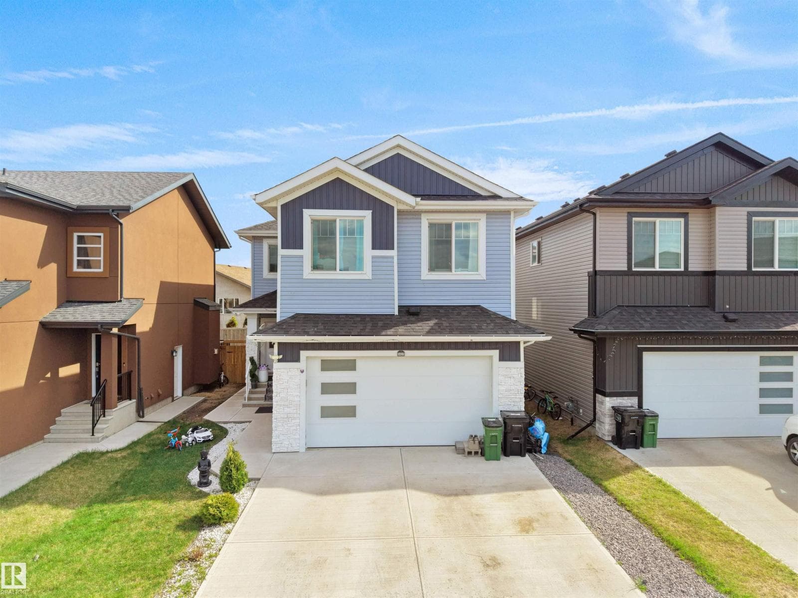 1427 150 AV NW