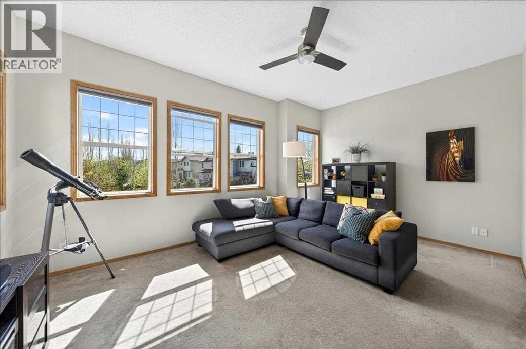 152 Chapman Close SE — photo 5