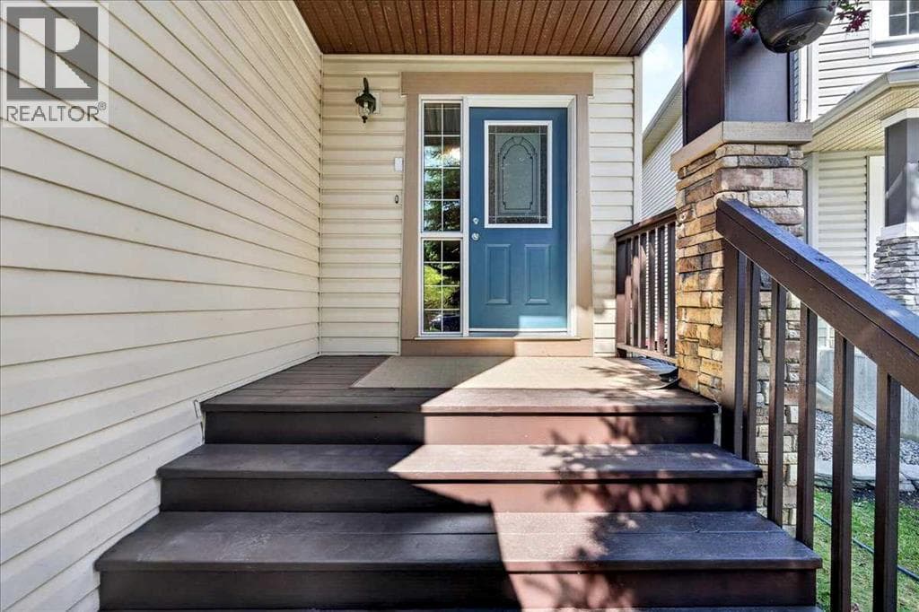 152 Chapman Close SE — photo 3