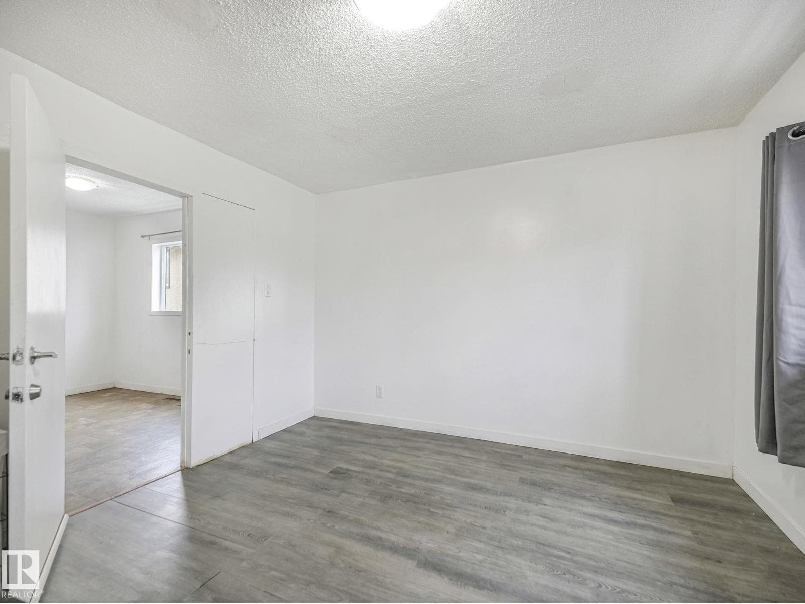 9632 106A AV NW — photo 2